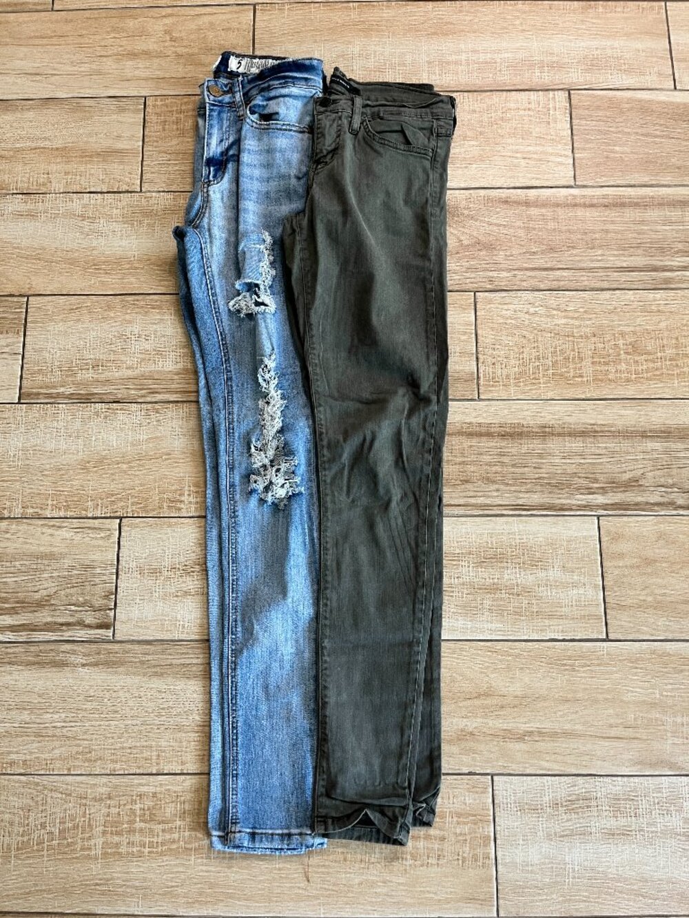 Womens Bundle of 2 Jeans - 26